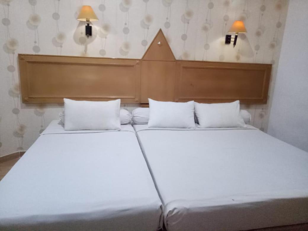 Rauda Hotel Syariah Pekanbaru Ngoại thất bức ảnh